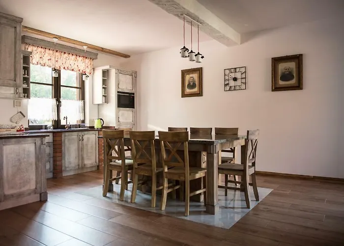 Dwor U Papuga Apartment *